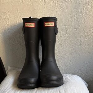 Hunter Black Rain Boots with Red Logo